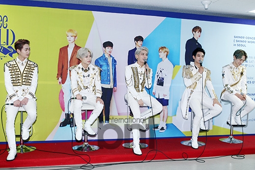 韩团SHINee全员出演19禁综艺_手机新浪网