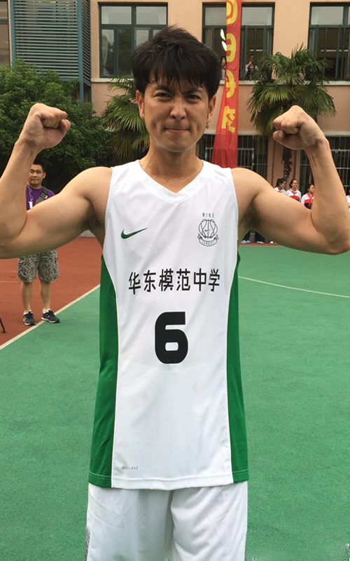 保剑锋晒初中毕业照 录节目再现麻辣教师|保剑