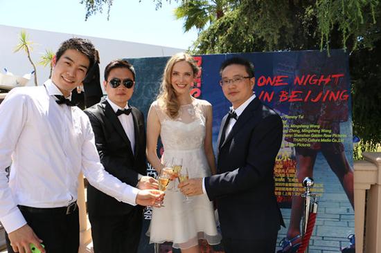 左一为青年演员Johnson Ma