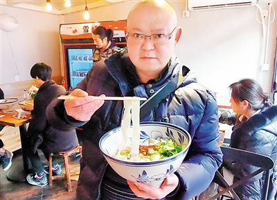 “重庆第一面痴”李杰平。