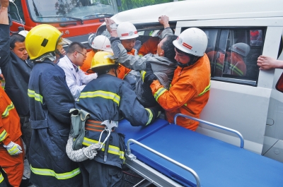 被困司機(jī)被救出