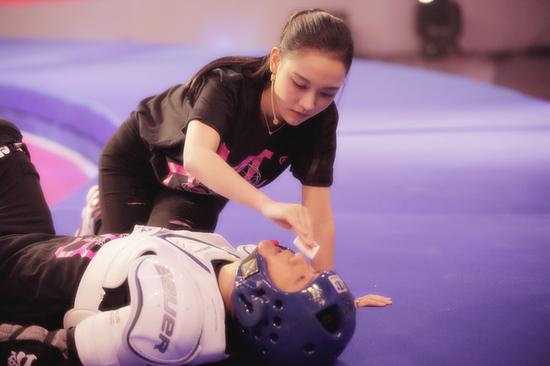 孙骁骁爆料李响有颗少女心_手机新浪网