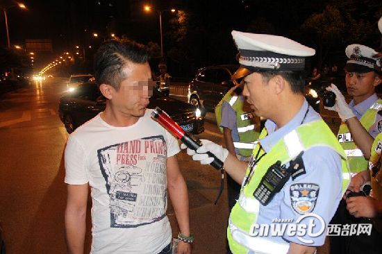 西安严查酒后驾驶 交警三天查获62名饮酒驾驶