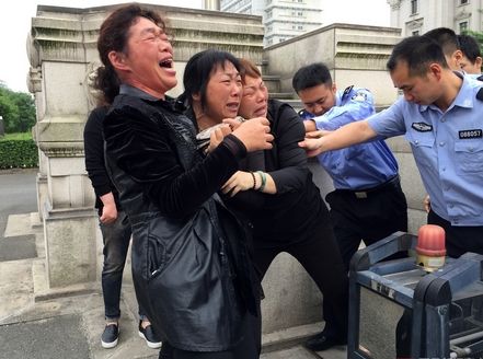 执刑前，连恩青的父母和妹妹均被法院人员从温岭市人民法院门口接到温岭市看守所进行见面，但其他亲属如叔叔、姨娘、姑姑等多名直系亲属均被拒见最后一面。东方IC
