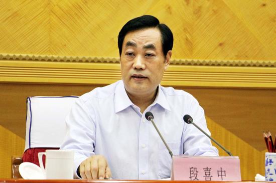 省人大常委副主任段喜中作總結講話。(陳波 尤振璋 供圖)