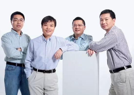 原UC总裁室成员：左起神马搜索负责人梁捷、UC浏览器负责人何小鹏、CEO俞永福、九游负责人朱顺炎