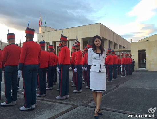 湖北美女作家随总理访拉美被点赞 9岁写成散文集(图)_新浪湖北_新浪网