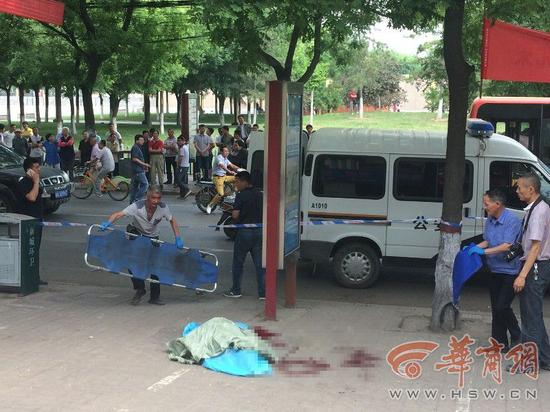 拆迁户当街杀死拆迁办负责人 称与死者有仇