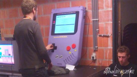 19寸屏幕Game Boy霸气侧露_电视游戏-新闻