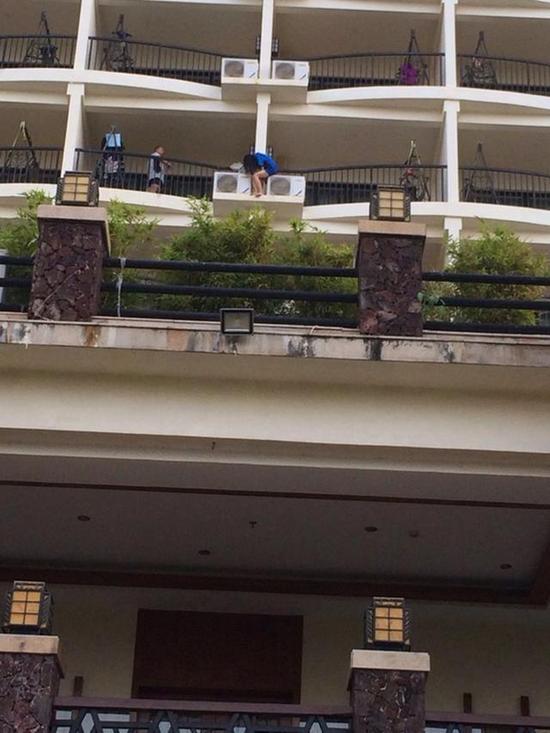 川航90后空姐从三亚玉海国际酒店7楼醉酒跳楼受伤|资料生活照微博