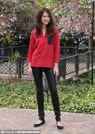 众女星带你五彩缤纷过夏日|衬衫|全智贤|凯特-哈德森_新浪时尚_新浪网