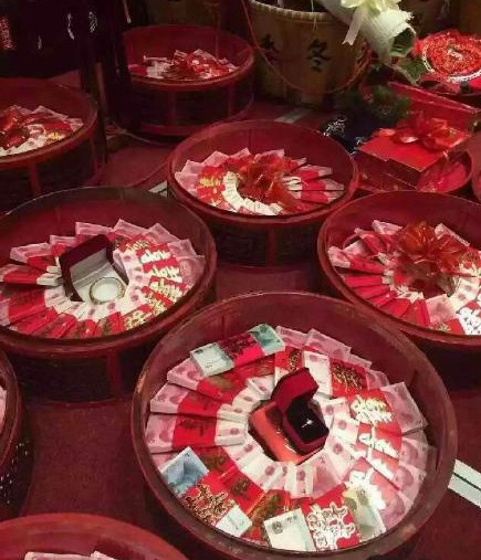 义乌小伙携1088万迎娶微商大咖 网传是炒作炫