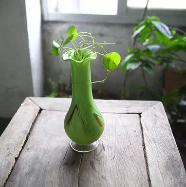 绿色玻璃瓶