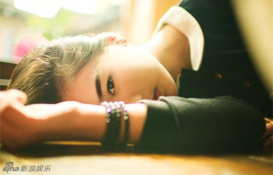 20岁西航女生私照走红 长发飘飘惹人怜爱