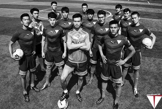 纪焕博领军明星足球队 萌叔鲜肉震撼来袭 - 娱