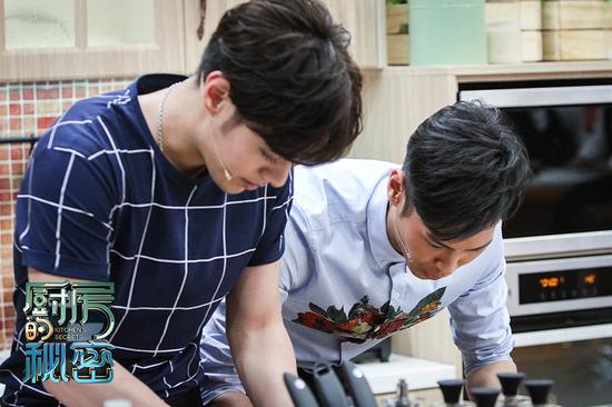 杜天皓陈德烈共同打造美食