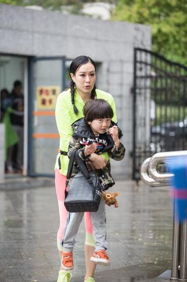 钟丽缇告别《幼儿园》 多次落泪泣不成声|钟丽