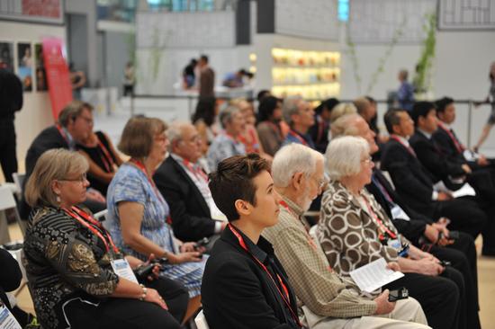 纽约当地时间5月27日上午，北美地区规模最大、最具影响力的国际图书展——美国书展在纽约市贾维茨展览中心开幕。江西高校出版社策划出版的《故乡在中国》丛书作为中国主宾国重点图书展出。