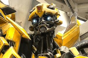 《变形金刚》拍外传 大黄蜂将有独立电影