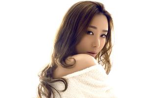 郝婉彤新专辑首发 述说都市情歌新理念