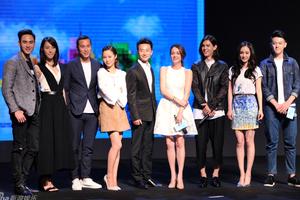 杨幂难忘布拉格垃圾味 祝范冰冰三年抱俩