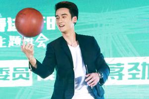 孙艺洲蒋劲夫重返上海高中 竞选班干部