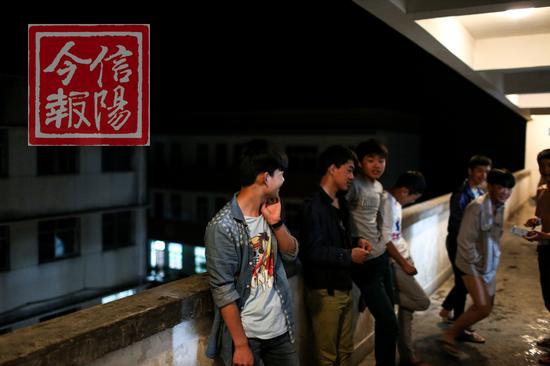 夹缝中的童年 信阳商城县冯店二中纪事