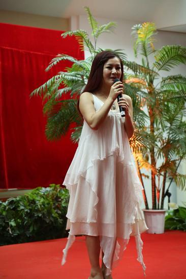 董贞现身中传歌词大赛献唱 掀起古风热潮|中国传媒大学|古风|董贞_新浪娱乐_新浪网