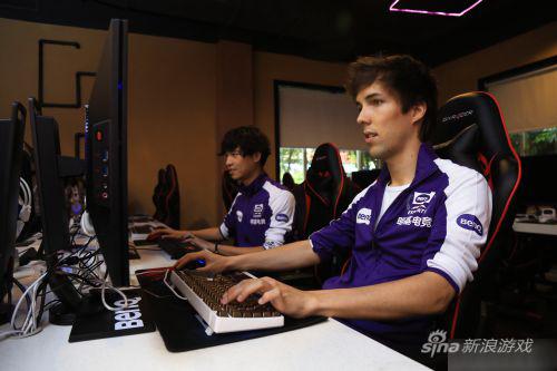 Grubby、Alex谈电竞 专业场馆助推行业辉煌_八