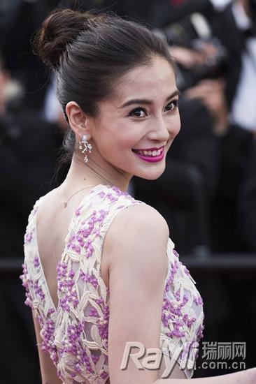 肤色红润的Angelababy