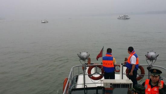 上海海事局负责人谈长江客轮倾覆原因