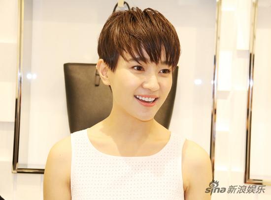 焦俊艳短发白裙展俏皮灵动 笑容清丽(图)|焦俊艳|白裙|俏皮_新浪娱乐_新浪网