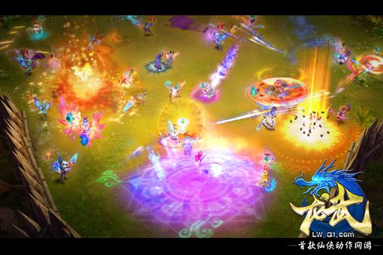 《龙武》美女新服人气火爆 百万福利_网络游戏