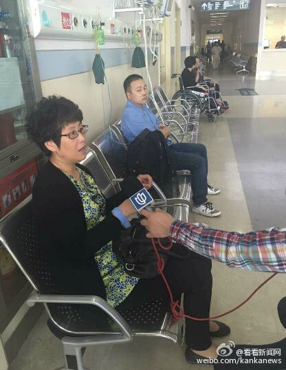 闵行12路公交车在徐浦大桥撞隔离栏 21人受伤