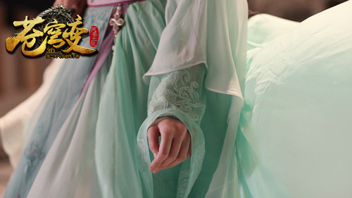 图2：青衫长裙配以娜扎的完美演绎，高度还原女主角“熏儿”的清薰淡雅气质