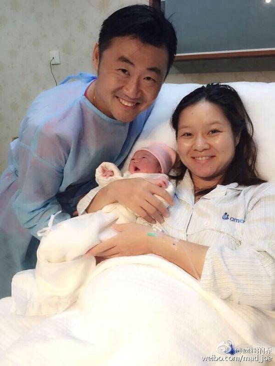 北京时间6月3日凌晨,李娜在新浪微博公布生子喜讯,并透露了孩子名叫Alisa