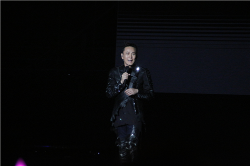 张信哲巡回演唱会厦门站结束_手机新浪网