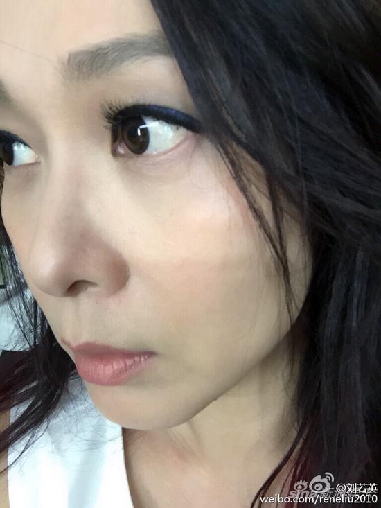 刘若英录制新歌晒照发感慨_手机新浪网