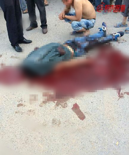 焦作男子被当街割喉 目击者:嫌犯仓皇离开(组图