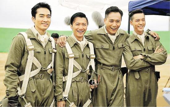 宋承宪（左起）、谢霆锋、刘烨及陈伟霆四大男神合作拍摄电影