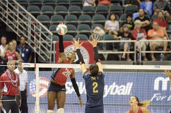 朱婷拦防杰克逊的背飞