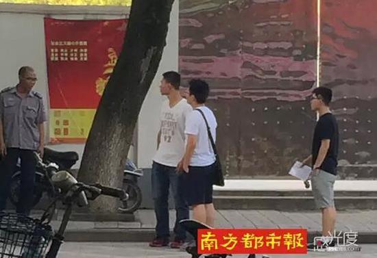 昨日下午，江西南昌市，替考生前往洪都中学看考场。