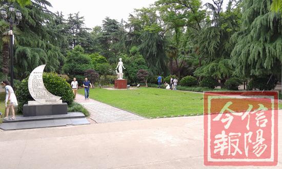 网爆信阳退休老干部举报环卫工影响晨练 引网