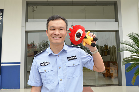 因为执着所以优秀——刘瑞长。图为刘瑞长接受新浪广西采访