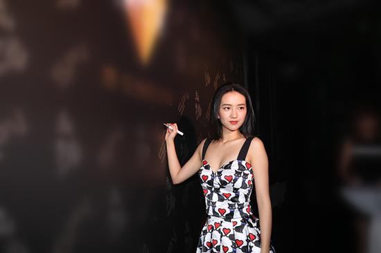 《立场》首映 许龄月冯绍峰搭档偷宝物|冯绍峰|许龄月|立场_新浪娱乐_新浪网