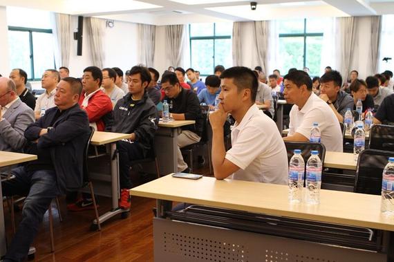 吴承瑛离开多年归来:青训体系已经瘫痪10年_中