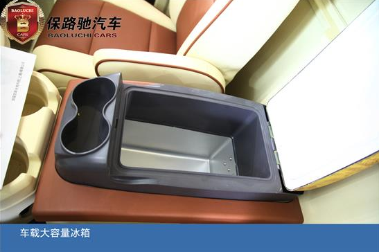 现已登陆保路驰汽车高清图片
