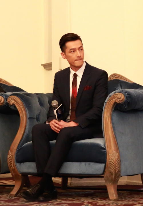 白玉兰论坛蔡艺侬巧答题 胡歌被点赞|白玉兰