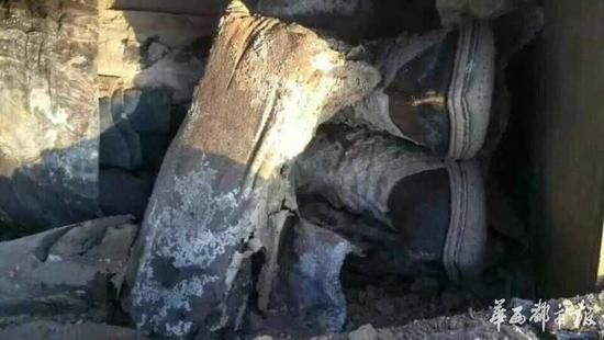 网曝自贡荣县现两具古代干尸 市民认为两具尸体是夫妻