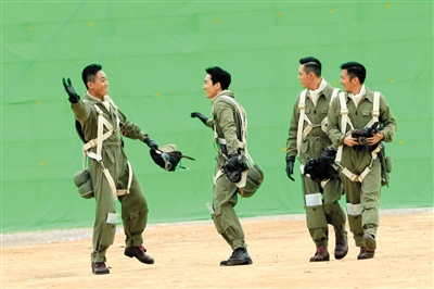 刘烨、谢霆锋、陈伟霆、宋承宪拍摄特技戏份。
